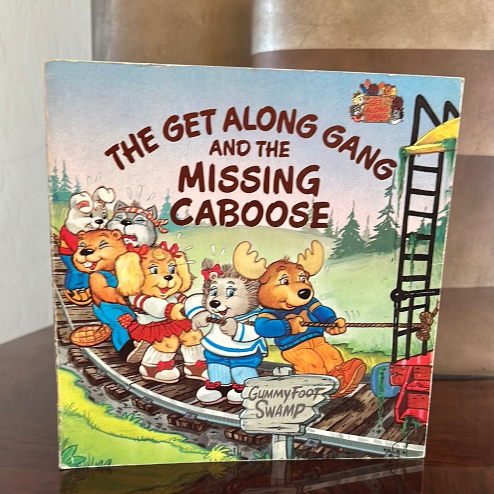 Scholastic Inc. *VINTAGE* The Get Along Gang and the Missing Caboose Kids Book